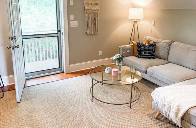 Quiet retreat 20 min to Downtown Charleston & Kiawah-your perfect getaway!