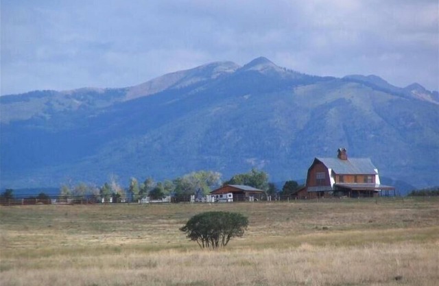 Quiet Seclusion at a Working Ranch!