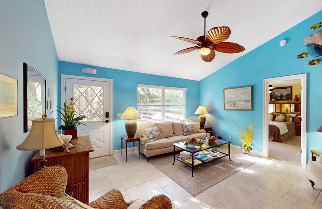 Quiet tropical haven with children's items, covered patio, grill, smart TV, & AC
