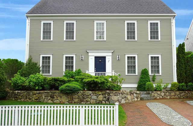 Quintessential Nantucket with Naushop Pool/Tennis/Pickleball