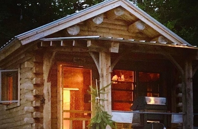 Quintessential Trappers Cabin