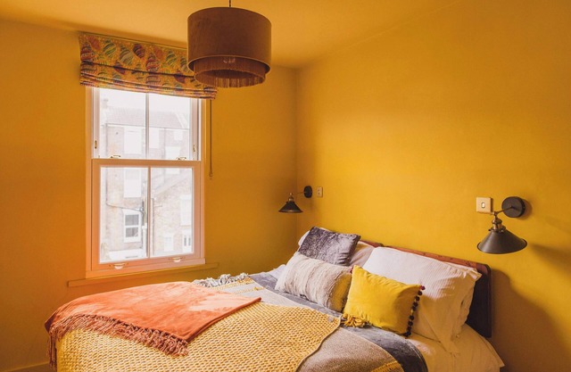Quirky Artistic Home | Walk to Beach & Galleries