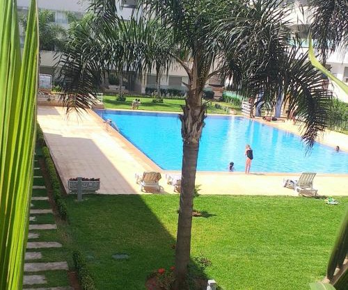 Résidence de luxe vue piscine très bien situé plages Mimosas Sablettes