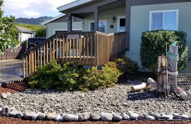 R Sounds of the Sea -Home w/Rooftop deck-Oceanview -Children over 11-no pets -n