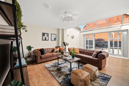 Radiant Retreat Ideal for LegoLand, Windsor, & LHR