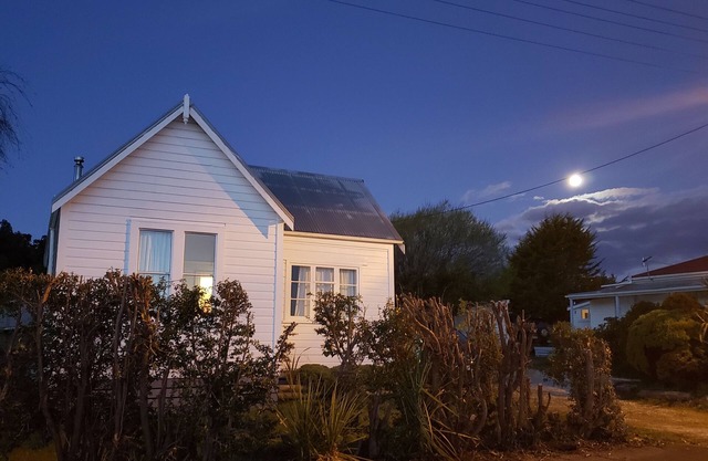 Railway Row Holiday Home, The Junction, Ohakune.