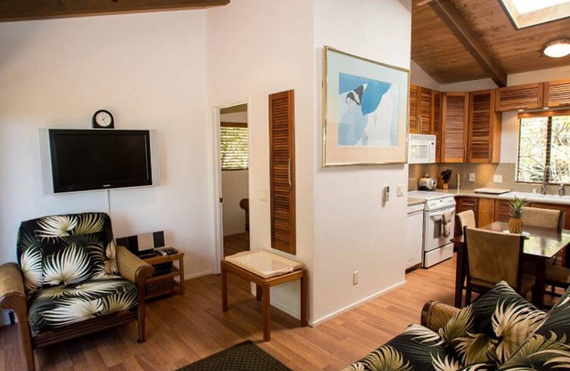 Rainbow Deluxe - 2 BR/2 BA Cottage - Simply Wonderful!