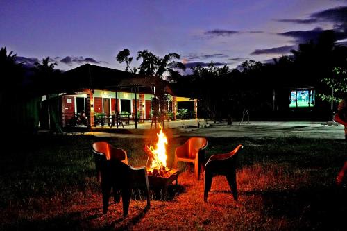 Rainy Cloud Homestay - 1km Falls, Coffee Estate, Campfire, Home Food