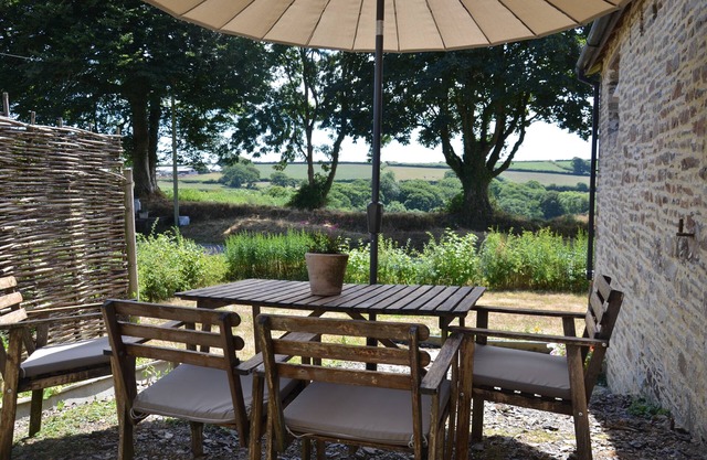 Raleigh Barn - Detached Grade II Listed in a rural setting, two ensuite bedrooms