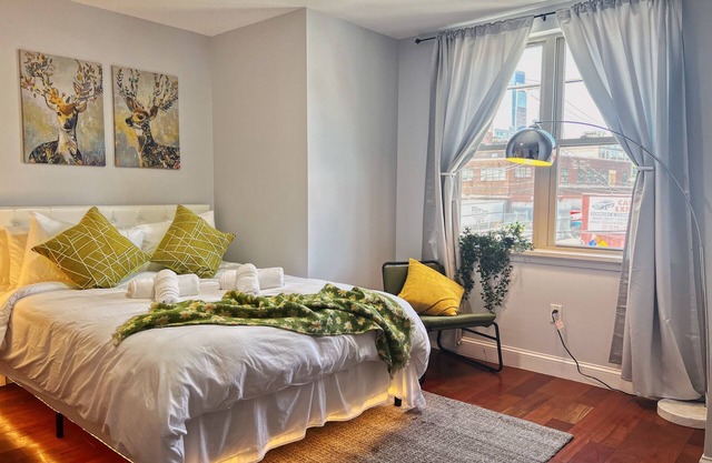 Ramblei near Chinatown & CenterCity: 2-Bedroom - Unit C