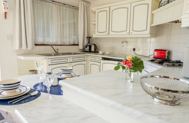 RAMPSBECK LODGE, pet friendly, with a garden in Watermillock