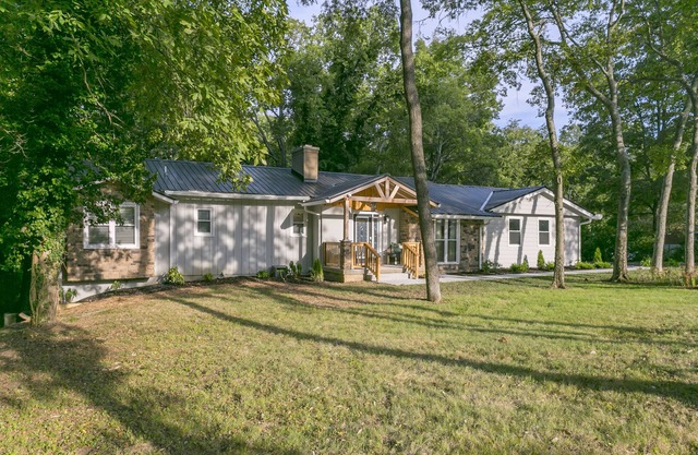 RANCH BEAUTY- 5Bd/3Ba, King Beds, Mins to Broadway, Opry & Airport - Sleeps 12!