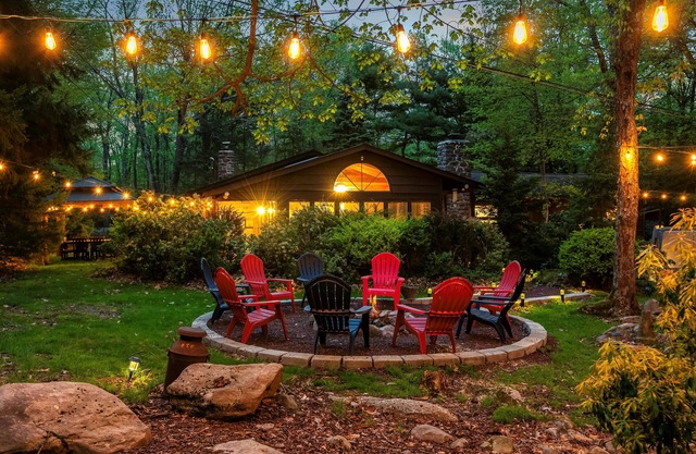 Ranch on Greenwood: Hot tub , fire pits, kayaks, Rafts, Bikes