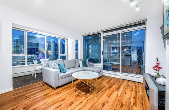 ★Rare Found★ 270° downtown Ocean/Mountain/St View/King Suite/Pool/Hot Tub/Sauna