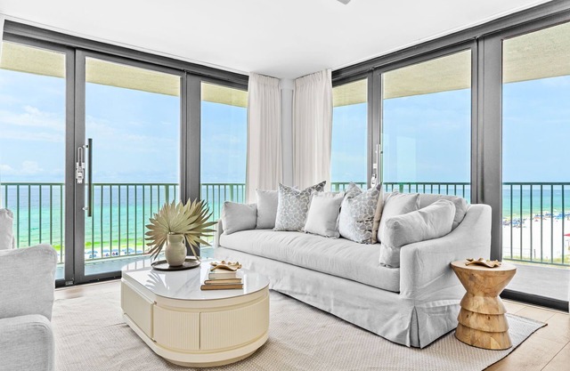 Rare Front Stack Remodeled 2 bedroom Gem in Mainsail- Free Beach Service!