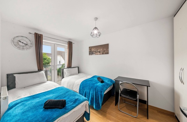 Reading Centre serviced accommodation-Corporate Business Families-Parking