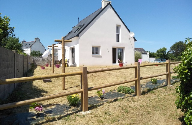 Recent house 600 meters from the beaches, independent in quiet area.