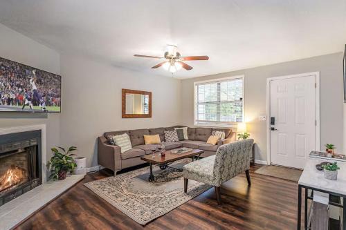 Recently Remodeled - Minutes from Downtown & BNA