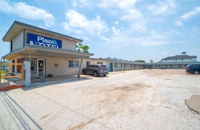 Recharge Room Free Parking Near Bob Hall Pier And Mustang Island State Park