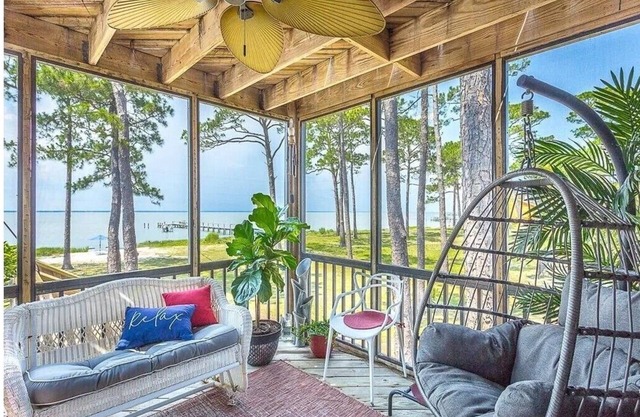 Red Fish Rendezvous Peaceful Bay Views