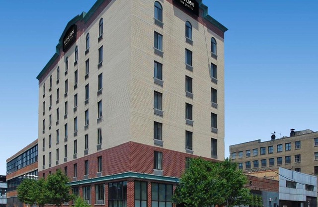 Red Lion Inn & Suites Long Island City