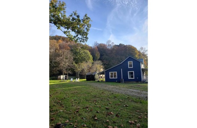 Red River Gorge Farmhouse-50 acres-wifi-pet friend