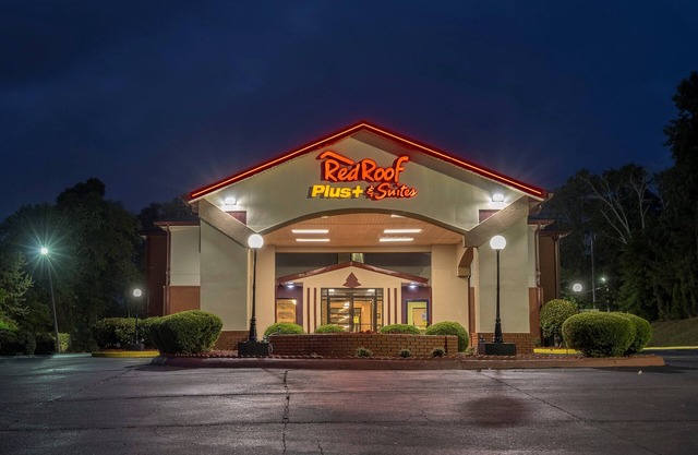 Red Roof Inn PLUS+ & Suites Opelika
