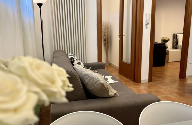 RED ROSE lovely apartment with Garage located in central area in Vicenza!