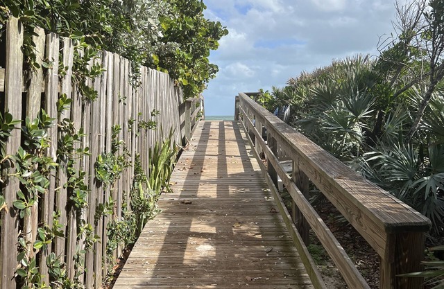 REDUCED PRICE!3 BR CANAL FRONT w/river/ocean access & beach! Bring boat!