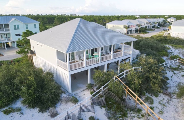 Reduced Rate! Top Shelf *Pet-Friendly, Beach Views, 2 Pools*