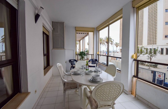 Ref: 299 Beachfront 4 bedroom apartment with pool in Fuengirola