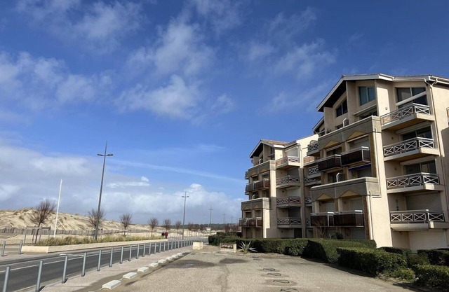 Ref 581 - Beautiful apartment on the ground floor a few steps from the beach
