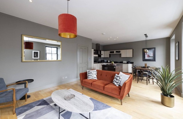 Refined Apartment nestled in New Town