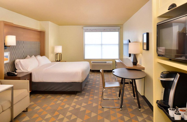 Refreshingly Bright Space Enjoy Premium Comfort