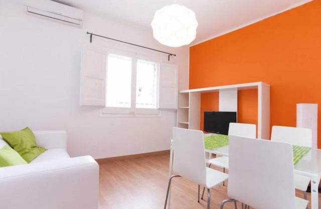 Refurbished flat close by the Park Güell