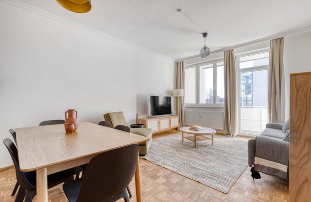 Refurbished Penzing 3BR w/Elevator & Balcony, nr metro U3, by Blueground