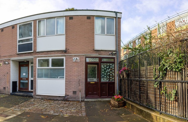 Regent's Park, Sleeps 8, Pet Friendly & Garden