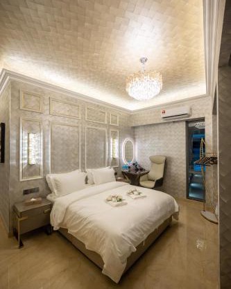 Regis by Ritz, Imago Mall Loft B