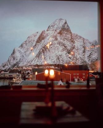Reine Front View - Mountain & Seaview