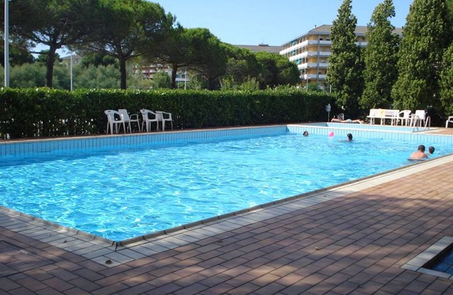 Relax and enjoy our pool - Beahost