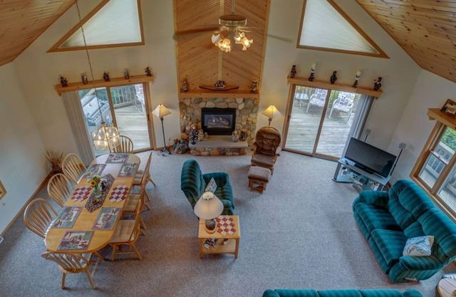 Relax and Unwind at the Wren's Nest in the Dells