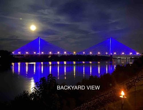 Relax at Rivertime with a Bridge and River view, plus a HotTub