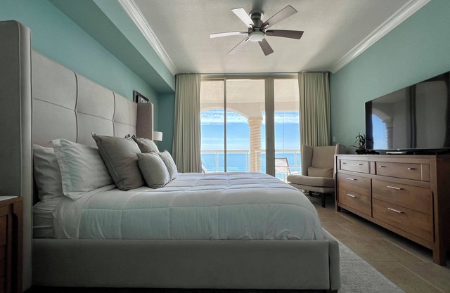 Relax/De-Stress/Renew at Beach Club Resort on the White Sands of Pensacola Beach