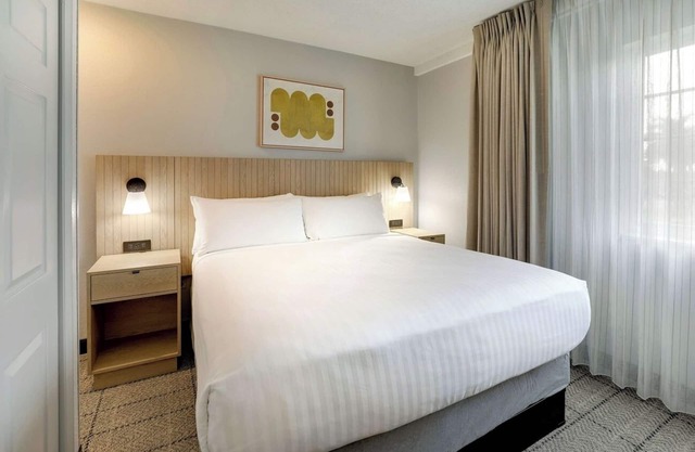 Relax in Doral | Pool, Gym, Free Parking, BBQ, Pets Allowed, Free Shuttle