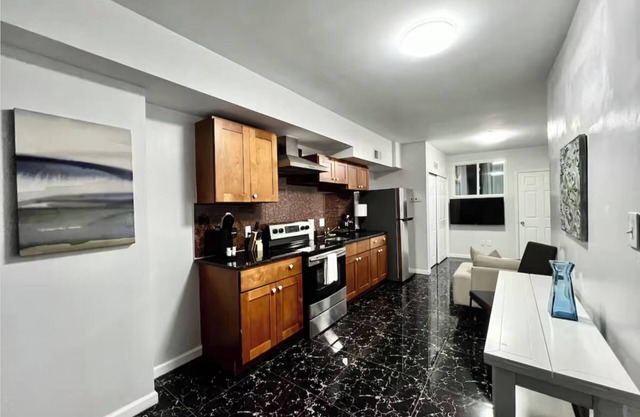 Relax in this 1Bd Apt next to Convention Center!