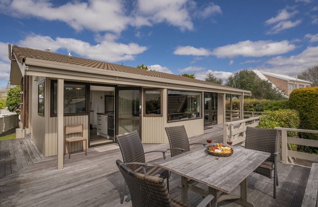 Relax On Courtney - Pauanui Holiday Home