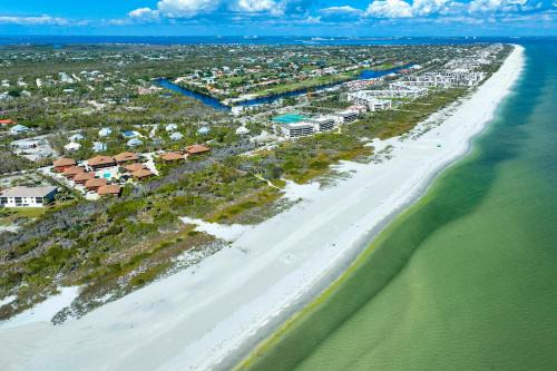 Relax on your private deck with Gulf views - Sanibel Island