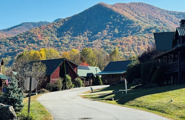 Relax & Recharge: Cozy Cabin with Hot Tub & Mountain Views