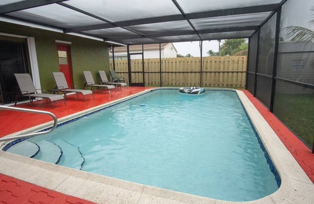 Relax . safe .shopping ,quiet environment , pool table swimming pool
