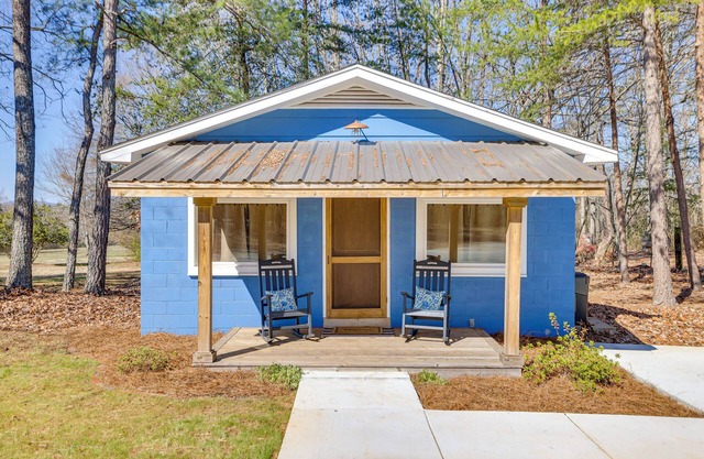 Relax & Work: Scenic Greer Cottage w/Office Setup